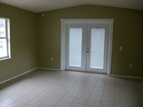 4th image of 275 S 4th St