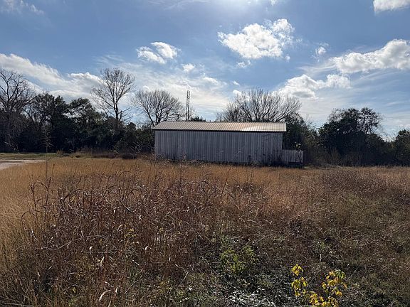 3rd image of 851 County Road 149
