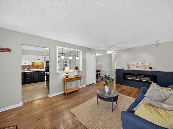 3rd image of 2122 17th Ave NW