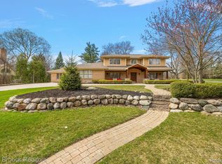 100 Devon Rd, Bloomfield Hills, MI 48302