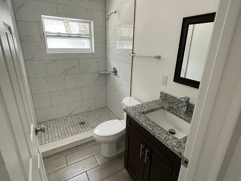 8417 N Seminole Ave — Photo 11