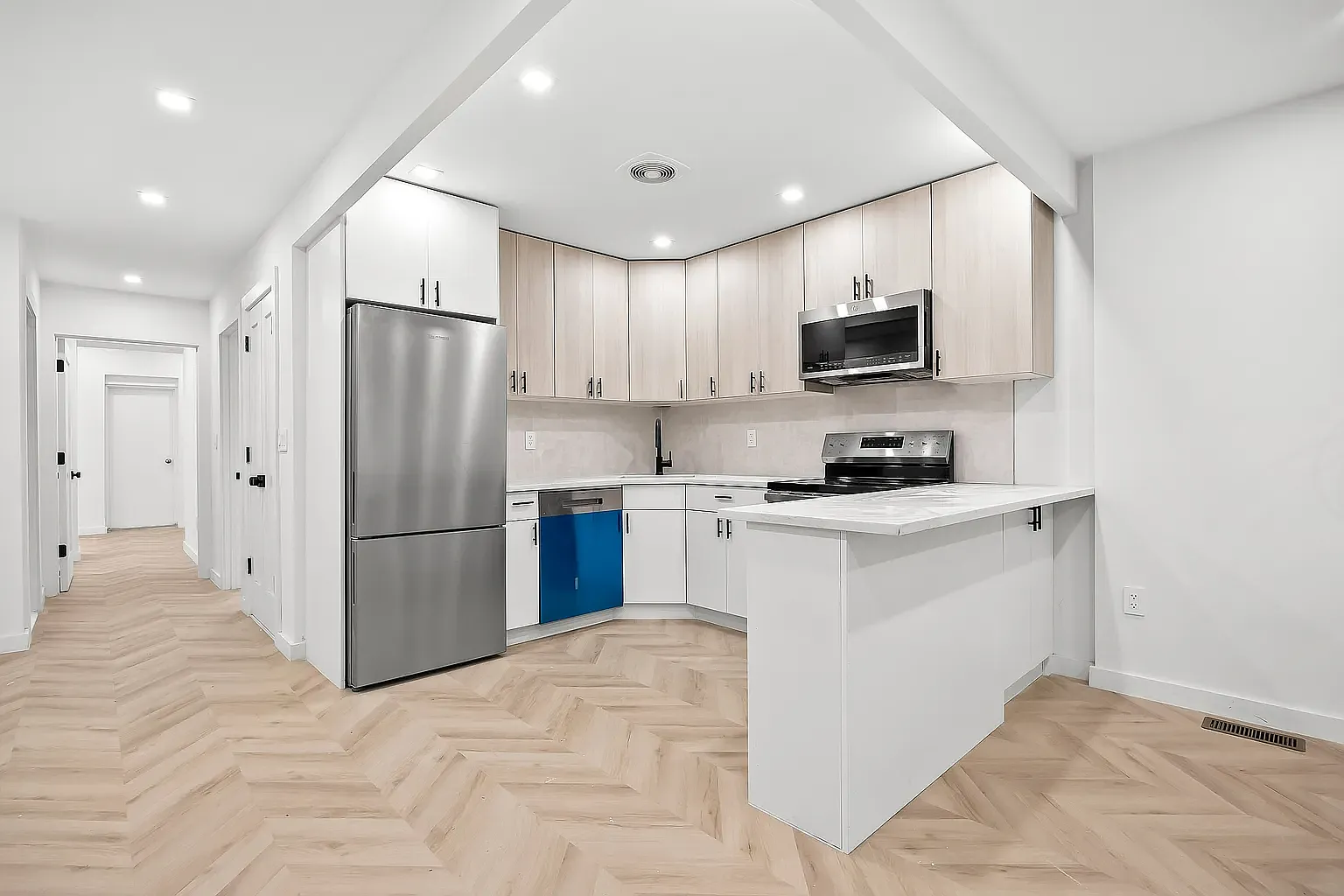 105 Gates Avenue — Photo 1