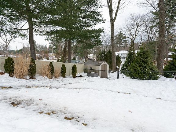 4th image of 51 Farmington Road