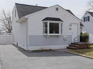 230 Riverdale Rd, Pompton Lakes, NJ 07442