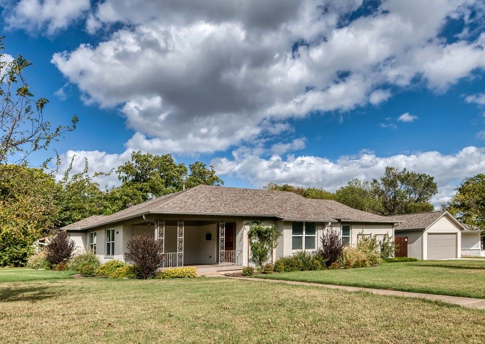 1st image of 3809 Trail Lake Dr