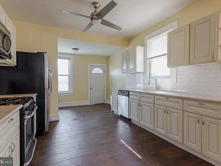 1213 Friendship St — Photo 10