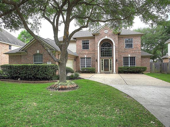 3rd image of 2103 Crescent Coral Dr
