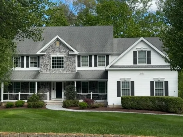 7 Natures Ct, Mount Olive Twp., NJ 07836