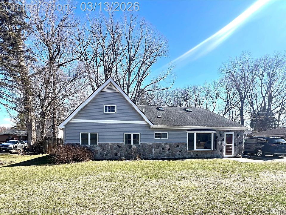 1st image of 17300 Merriman Rd