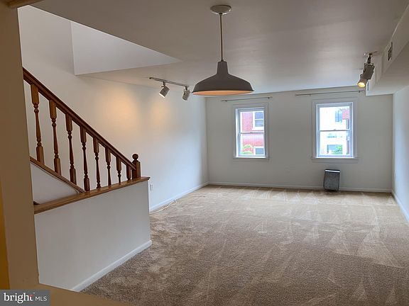 3rd image of 1211 Locust St #3F