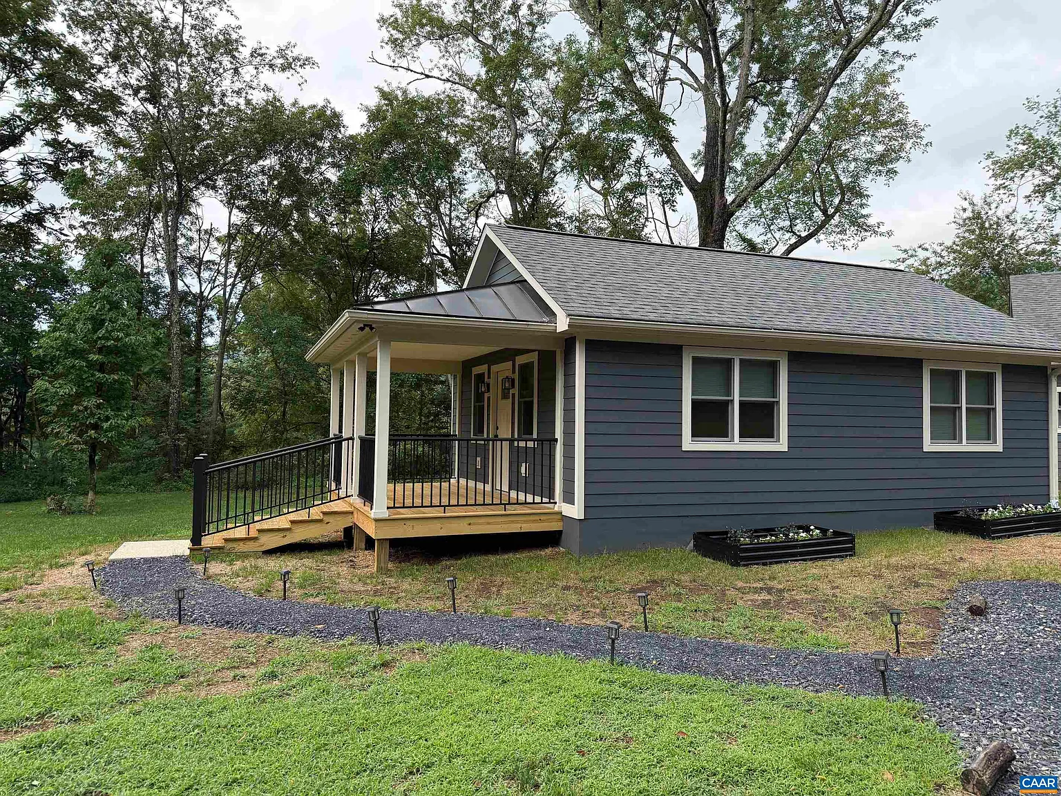 1 bed, 1.0 bath, 560 sqft, $1,500 — Photo 2