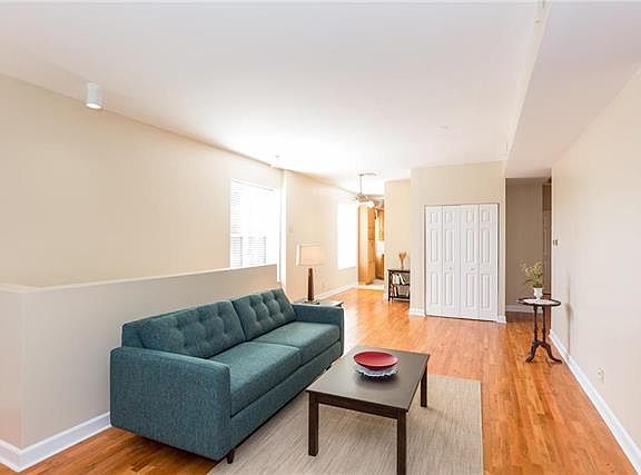 5th image of 325 N Boyle Ave #A
