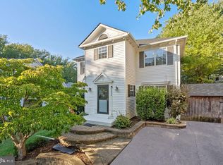 10004 Georgian Woods Ct, Burke, VA 22015