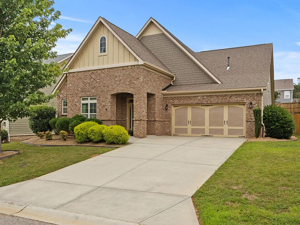 1st image of 15 Belterra Dr