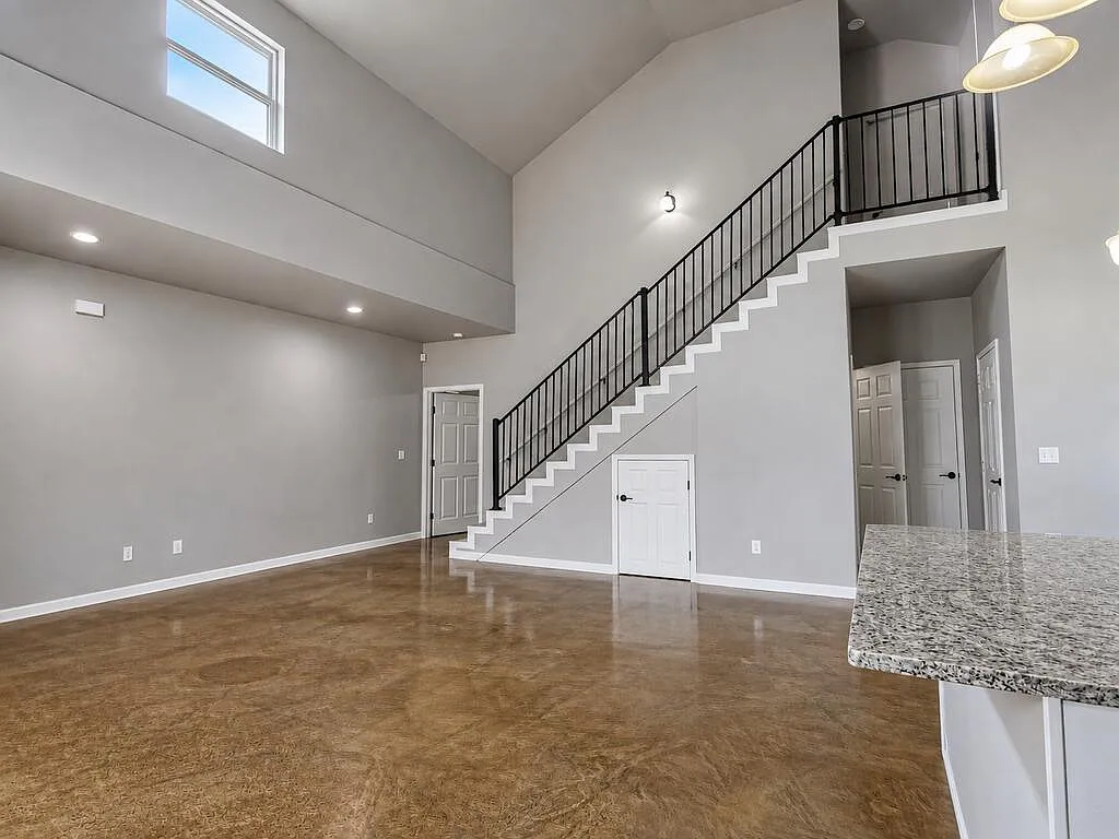 3 bed, 2.5 bath, 1464 sqft, $2,100 — Photo 2