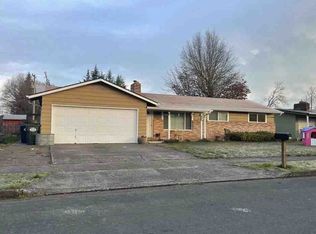 1082 W 7th Pl, Junction City, OR