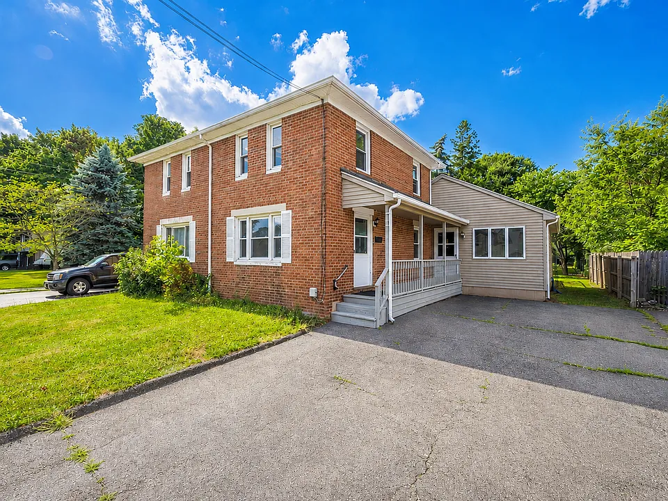 461 Mill St