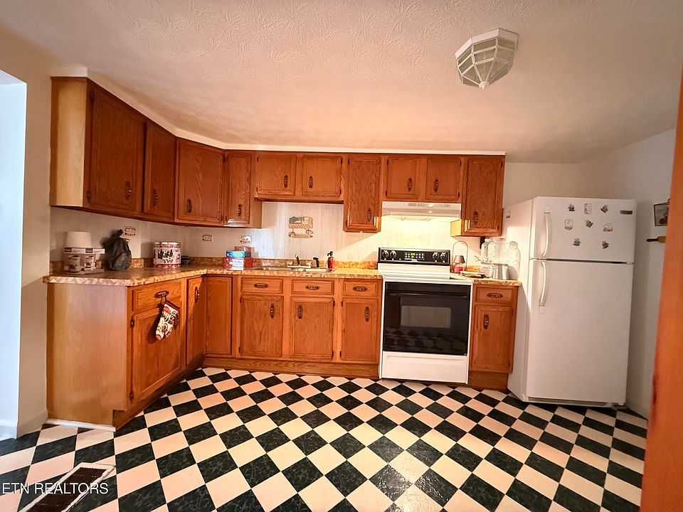3682 Left Poor Valley Rd, Pennington Gap, VA 24277 | Zillow