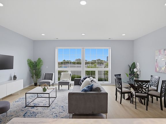 4th image of 5830 N Lincoln Ave #3S