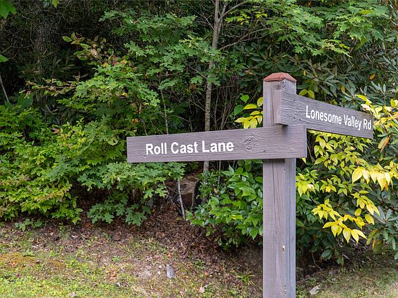 2nd image of 107 Roll Cast Lane