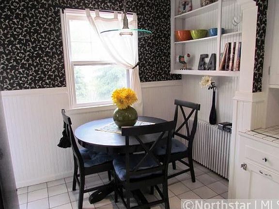 5th image of 2635 Arthur St NE