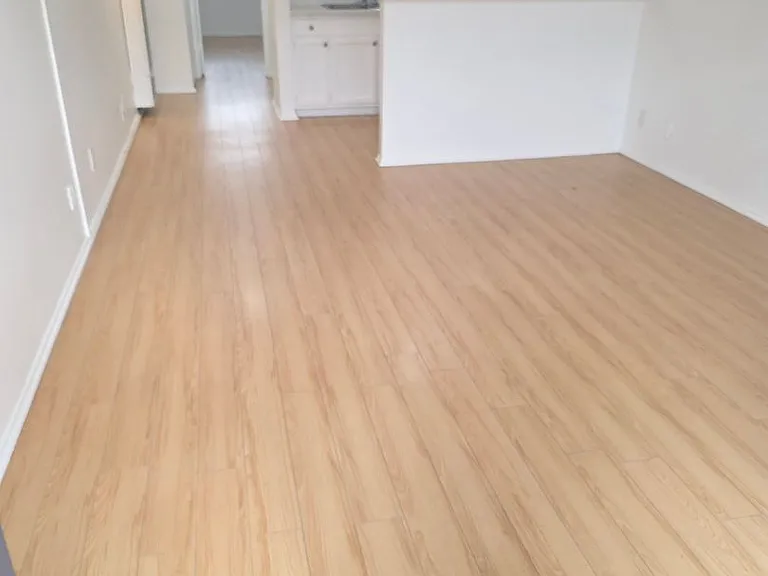 230 Bay St — Photo 1