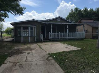 902 Perkins St, Robstown, TX 78380