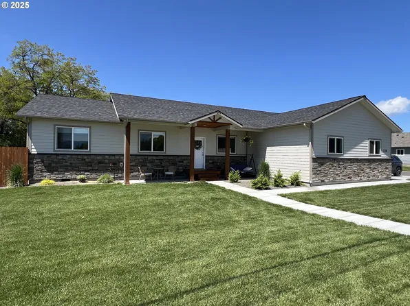 11104 S McAlister Rd, Island City, OR 97850