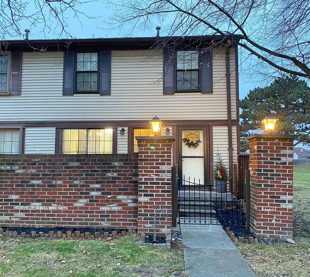 39533 Heatherheath Dr photo 1