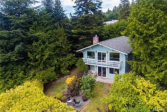 Exterior picture before the new deck was installed