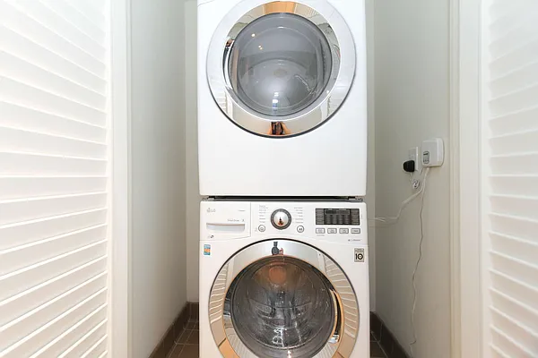 Rented by Compass | media 23