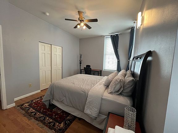 4th image of 110 1/2 W 6th St #1