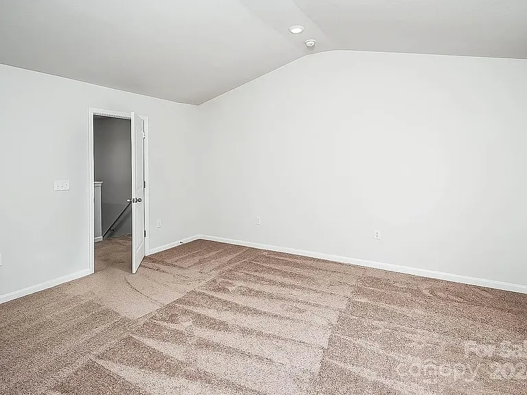 2134 Transatlantic Ave — Photo 9