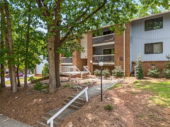 2nd image of 1008 Sandlin Pl APT A