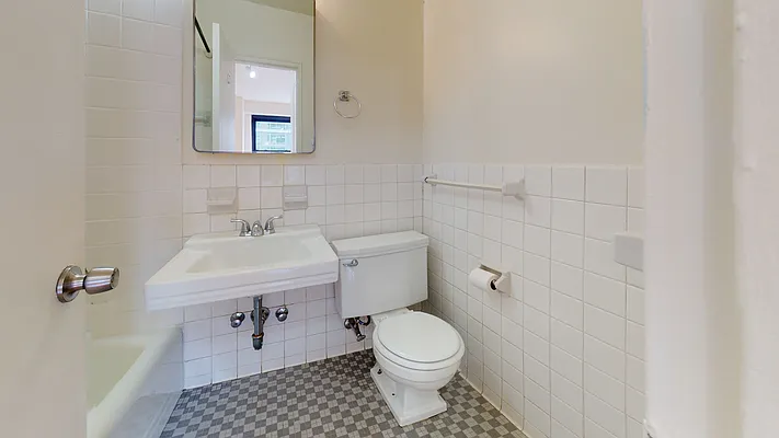 Rented by Bond New York | media 13