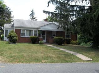 120 N Court St, Luray, VA 22835