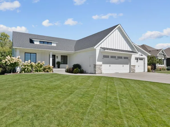 1407 4th St NW, New Prague, MN 56071