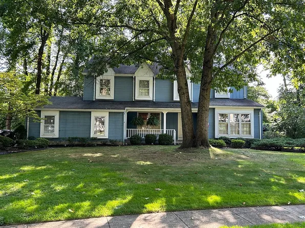 22 Joyce Ln, Red Bank, NJ 07701