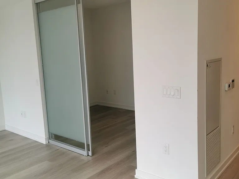 158 Front St E #821 — Photo 16