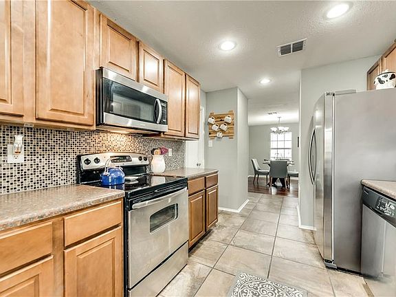 2nd image of 1501 Glenwick Dr