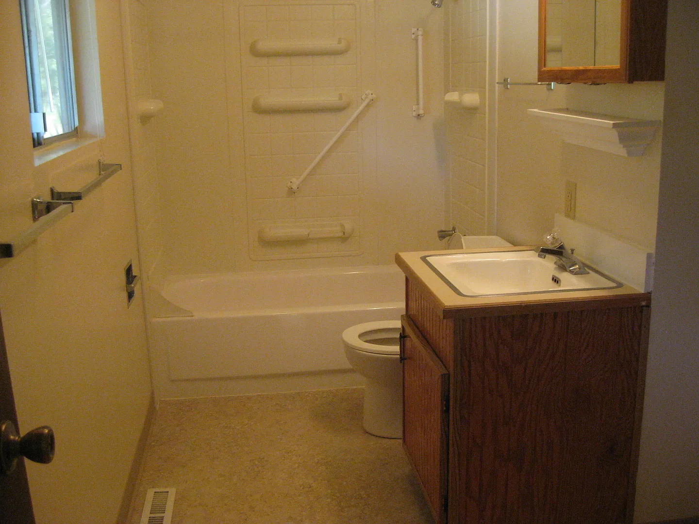 CHA1 — Photo 2
