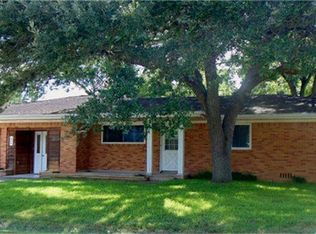 805 S Lancaster St, MOULTON, TX 77975