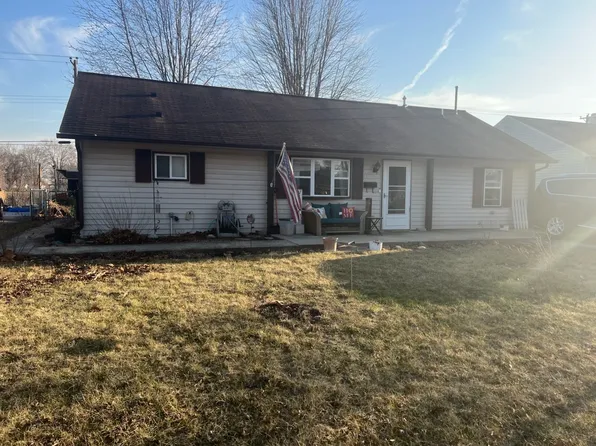 1332 Fairlawn Dr, Rantoul, IL 61866