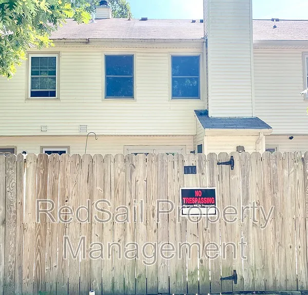 110 Souverain Lndg — Photo 21