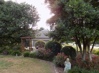 1420 Windbrook Ln, Hixson, TN 37343