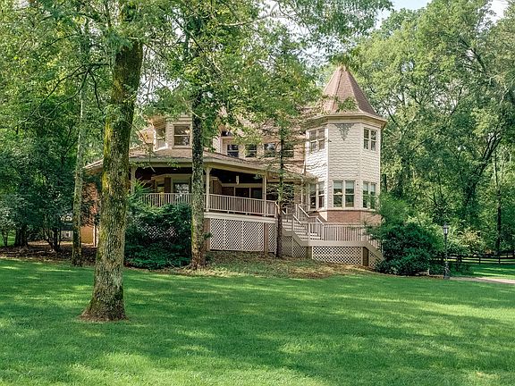 2nd image of 501 Biltmore Ct