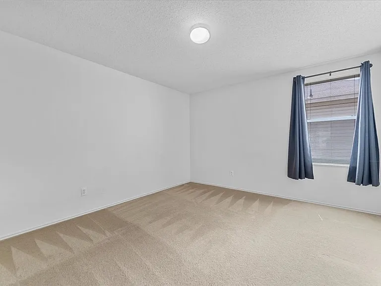 5401 Pandale Valley Dr — Photo 31
