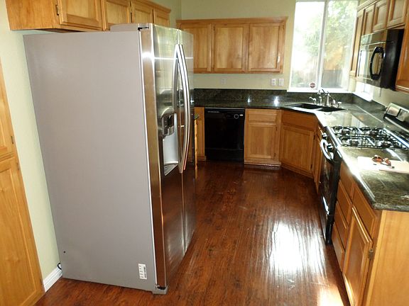 4th image of 130 Falaise Dr