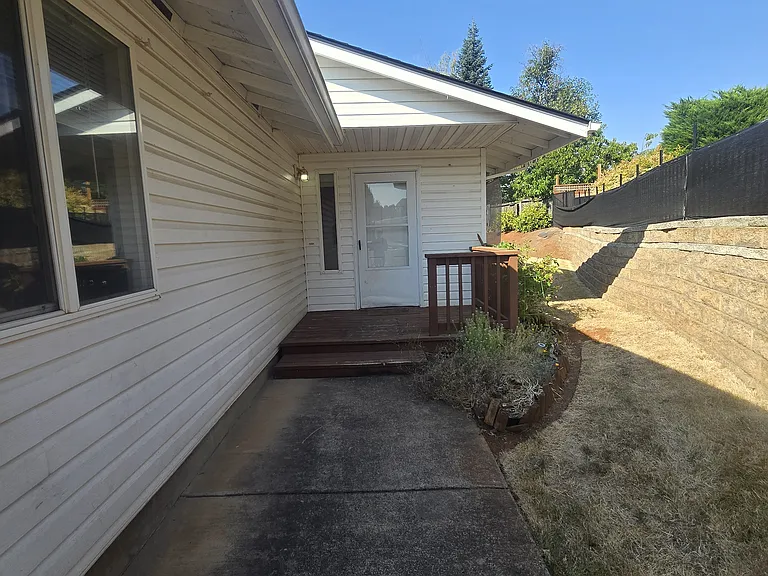 1859 Skyline Ct S #1859 — Photo 3