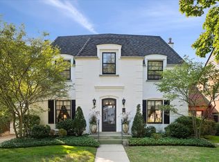 6652 N Chicora Ave, Chicago, IL 60646